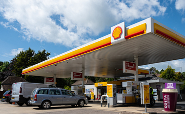 Activist hedge fund Third Point calls for break up of Shell after taking $750m stake in energy giant 1 Activist hedge fund Third Point calls for break up of Shell after taking $750m stake in energy giant